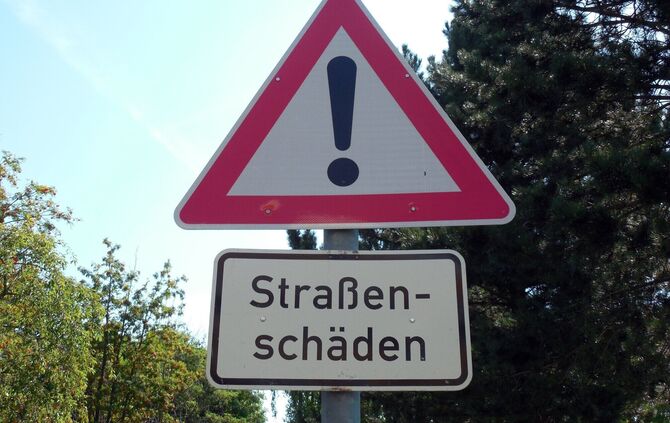 Straßenschäden (Symbolfoto).
