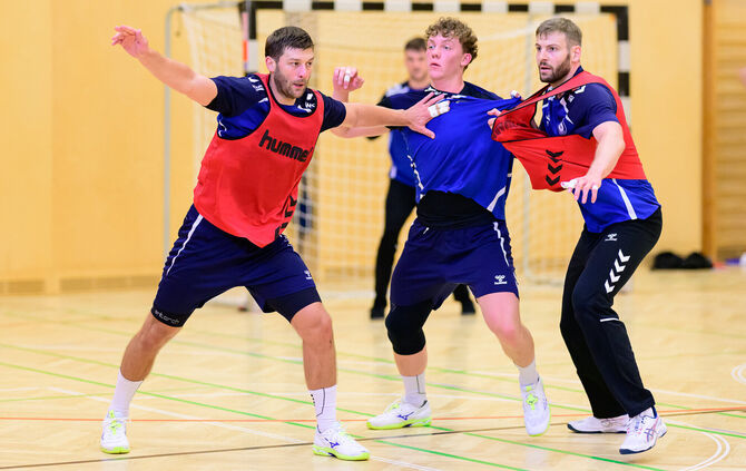 Der TVB Stuttgart arbeitet im Trainingslager auf die neue Saison hin. Im Bild: Neuzugang Malte Donker, Max Heydecke, Samuel Röth