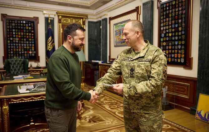 Ukrainischer Präsident Selenskyj und Oberbefehlshaber Syrskyj
