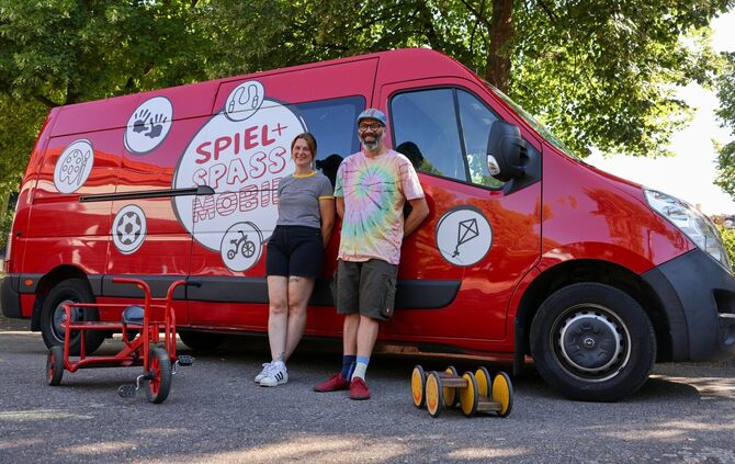 Der "rote Bus" ist eines der zwei "Spiel- und Spaßmobile" der Stadt Waiblingen (Archivfoto). Natascha Strehlow und Alexander Vet