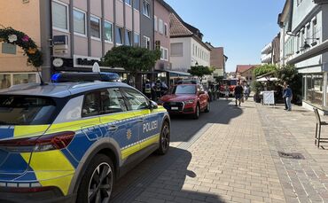 Feuerwehr und Polizei waren am Donnerstagmittag (23.7.) an der unteren Marktstraße im Einsatz.