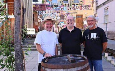 Die neuen Zamma-Macher: Wirt in Spe, Hans-Peter Bulant, Erster Vorsitzender, Uwe Feldmann-Fikus, und Zweiter Vorsitzender, Ebbe
