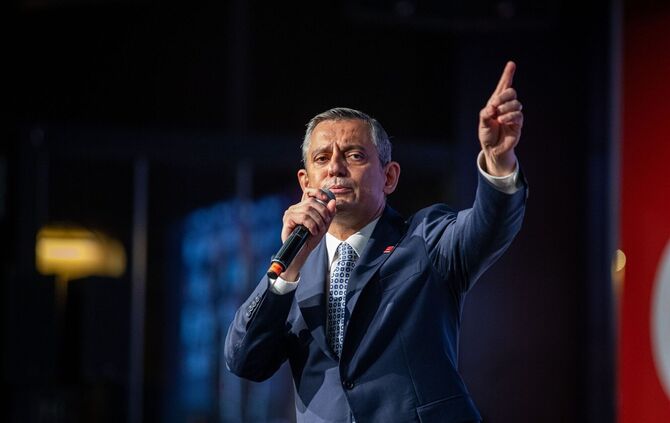 CHP Parteichef Özgür Özel