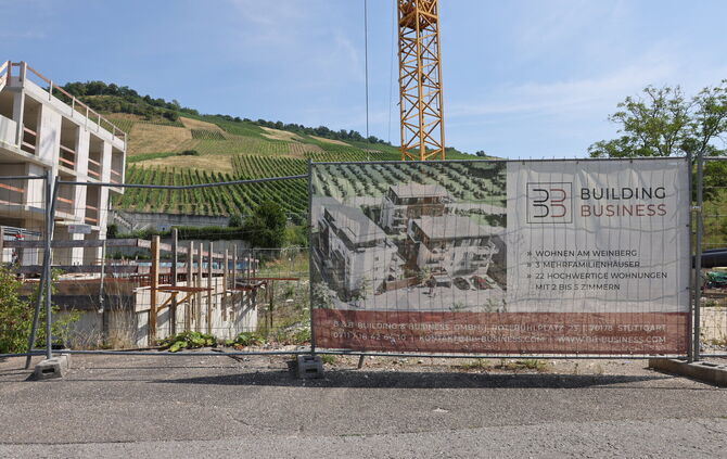 Warum tut sich scheinbar nichts auf der Baustelle von "Wohnen am Weinberg" in Korb-Kleinheppach?