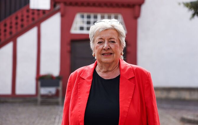 Karen Monahan (80) hat in Hollywood als Burda-Journalistin mit Stars und Sternchen gearbeitet.