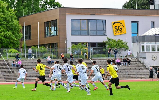 Das Benzachstadion: Wo sonst das Landesliga-Team der SG Weinstadt spielt, hätte am 1. August der VfB Stuttart auflaufen sollen.