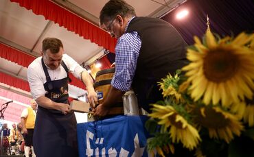Drei Schläge benötigte Bürgermeister Benjamin Treiber in diesem Jahr.