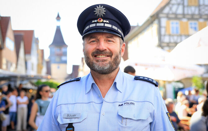 Revierleiter Michael Bauer auf der Marktstraße beim City-Treff in Winnenden.