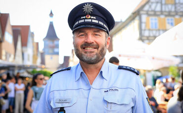 Revierleiter Michael Bauer auf der Marktstraße beim City-Treff in Winnenden.