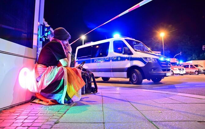 Auto rast in Menschenmenge - CSD in Berlin abgebrochen