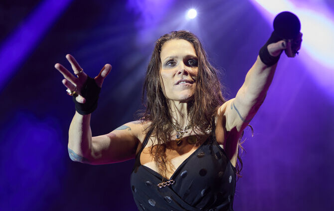 Magisch, knisternd, intensiv: Beth Hart bei der "Magic Blues Night" auf dem Winterbacher Zeltspektakel 2026.