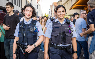 Die Polizistinnen vom Winnender Revier erleben einen friedlichen City-Treff 2026 in Winnenden.