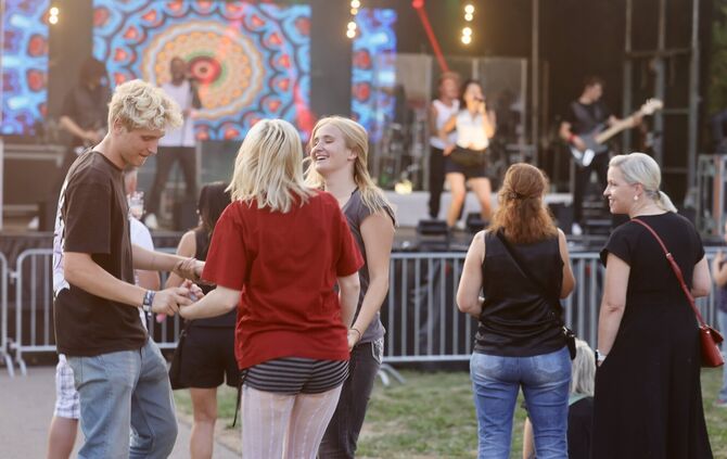 "Stimmung war sensationell": Beim Open-Air in Endersbach waren gute Laune und Partykracher angesagt.
