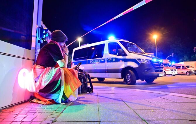 Auto rast in Menschenmenge - CSD in Berlin abgebrochen