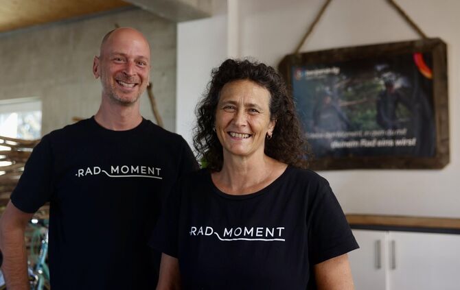 "Radmoment"-Inhaber Benjamin Ilg und seine langjährige Mitarbeiterin Rebecca Garcia.