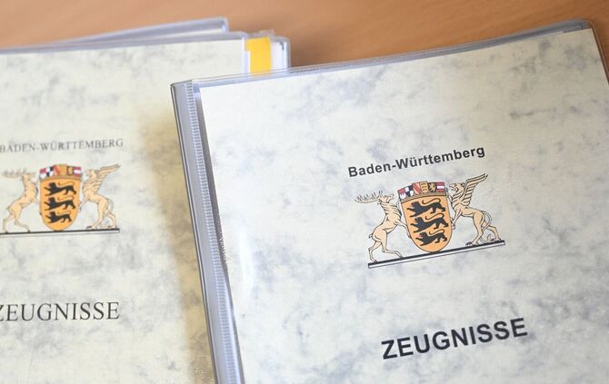Einige Abiturzeugnisse im Südwesten müssen wegen eines Softwarefehlers korrigiert werden. (Symbolbild)