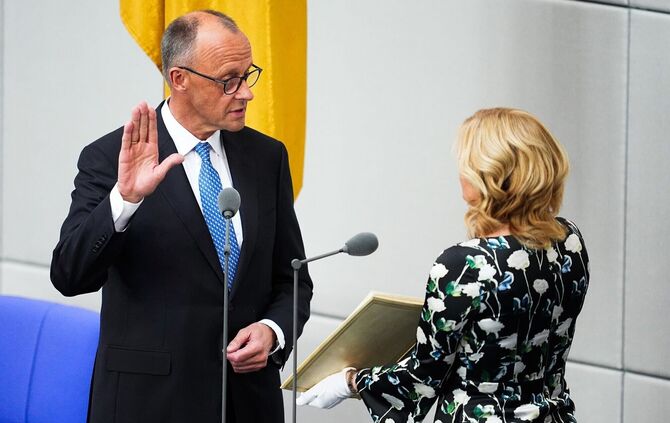 Wie der Kanzler müssen auch seine Minister einen Eid mit der Amtsübernahme leisten. (Archivbild)