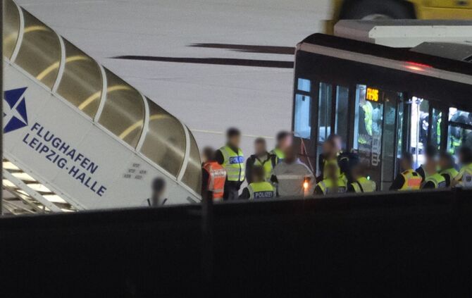 Am frühen Dienstagmorgen startete erneut ein Abschiebeflug von Leipzig-Halle nach Afghanistan.