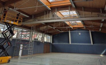 Die Hofgarten-Sporthalle in Welzheim wird derzeit umfangreich saniert.
