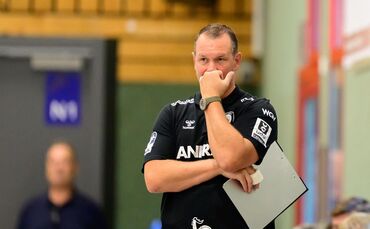 Misha Kaufmann, hier beim Testspiel gegen den BSV Bern, erzählte den TVB-Sponsoren von seiner Arbeit.