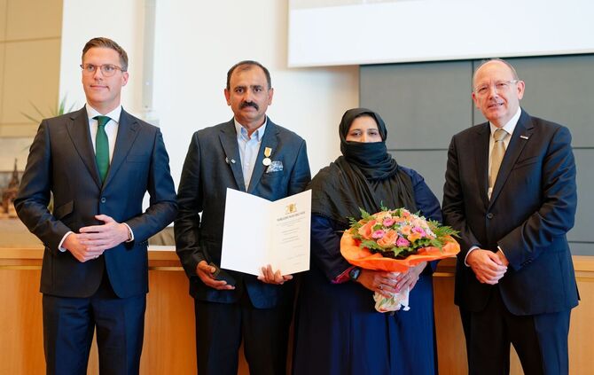 Rettungsmedaille für Taxifahrer Muhammad Afzal