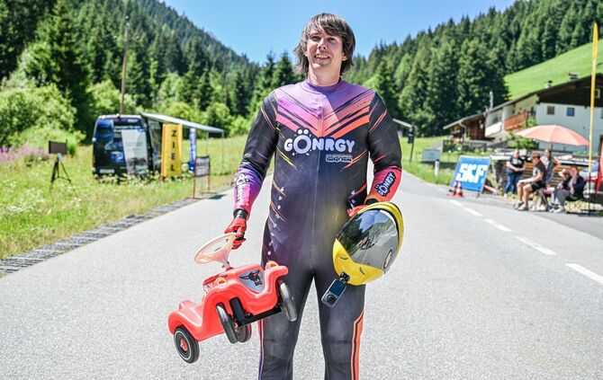 Tempo-Rekord mit Bobby-Car