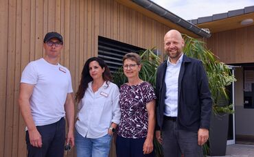 Das Karlsstift wird saniert, die Bewohner und Mitarbeiter sind in das Interimsgebäude eingezogen. Von links Einrichtungsleiter K