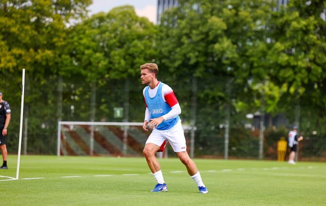 Maximilian Mittelstädt steht in der Startaufstellung gegen Kickers Offenbach.