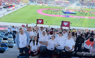Lea Klocke (rechts im Bild) bei den Special Olympics 2026 im Saarland.