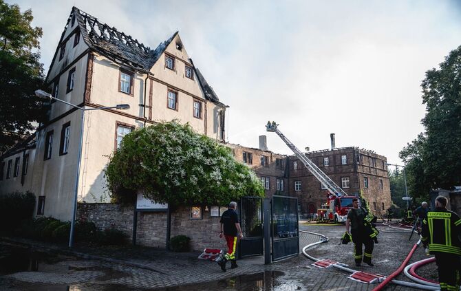 Brand im Schloss Wallhausen