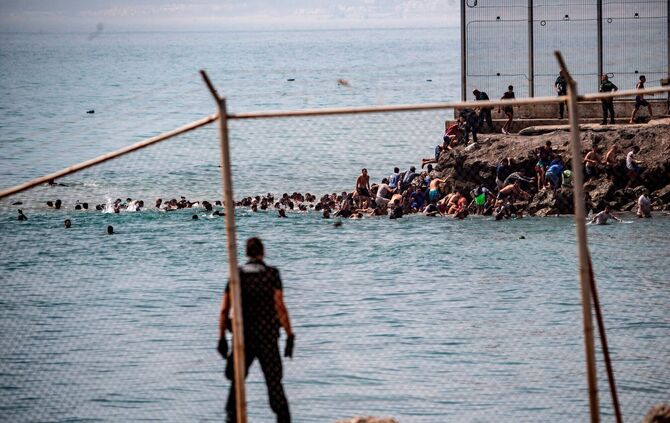 Migranten in Spanien-Exklave Ceuta