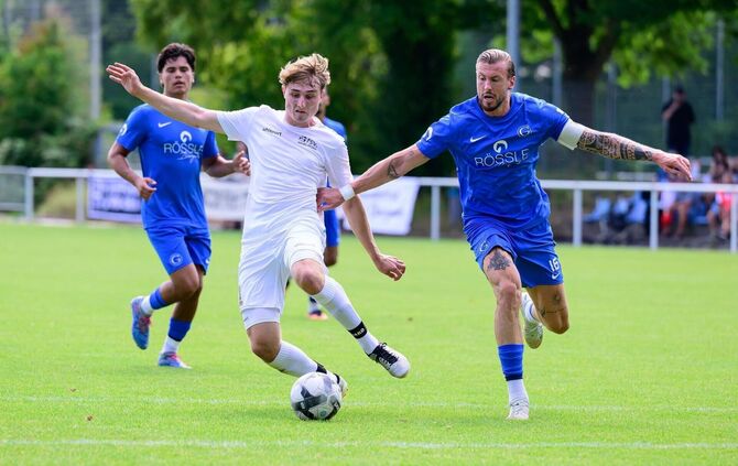 Der FSV Waiblingen um Nikola Specht (in Weiß) bekommt es mit dem Oberligisten Türkspor Neckarsulm zu tun.