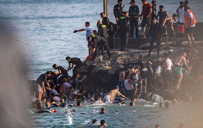 Migranten in Spanien-Exklave Ceuta
