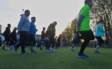 Sie zählen zum festen Programm bei jedem Lauf-geht's-Gruppentraining (hier in Winterbach): Mobilitäts- und Stabilitätsübungen.