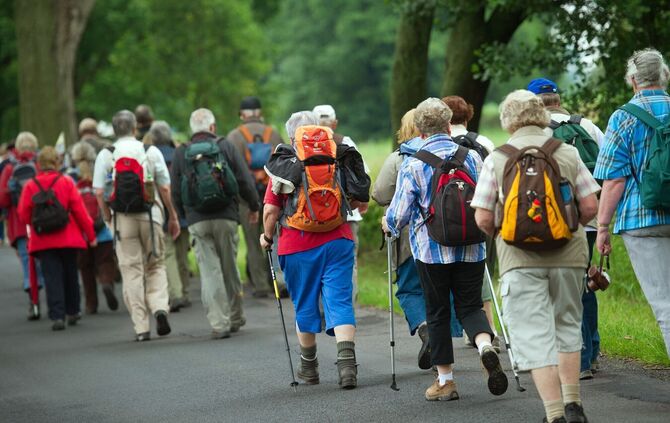 Viele Seniorinnen und Senioren sind noch fit - derzeit wird verhandelt, wer künftig wann in Rente darf. (Archivfoto)