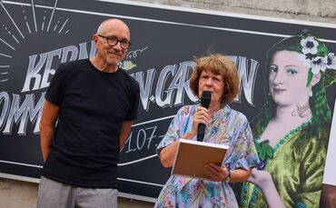 Frank Bossert, Vorsitzender der Bürgerstiftung mit Preisträgerin und Margarete Schorn.