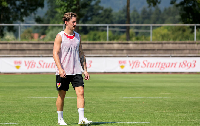 Angelo Stiller trainiert am Dienstagnachmittag individuell.