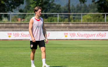 Angelo Stiller trainiert am Dienstagnachmittag individuell.