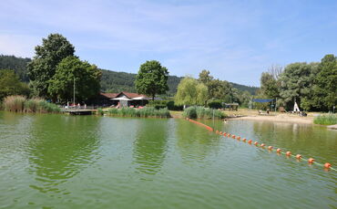 Aktuell 27 Grad Wassertemperatur (Stand 05.08.): der Plüderhäuser See.