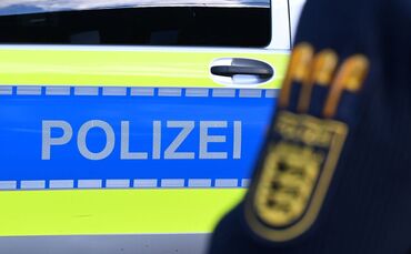 Die Polizei war nach einem tödlichen Verkehrsunfall im Einsatz. (Symbolbild)