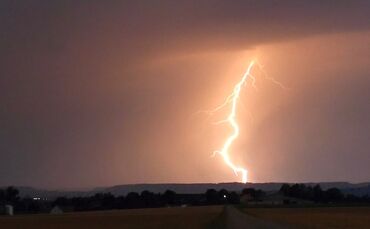 Ein Gewitter zieht auf. (Symbolbild)