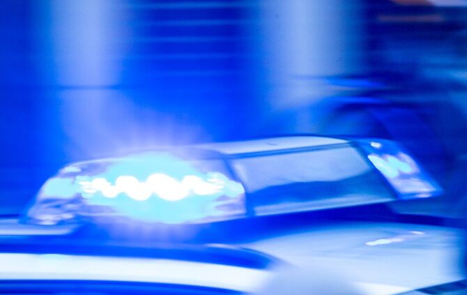 Die Polizei hat den Mann so schnell wie möglich von der Autobahn geholt. (Symbolbild)