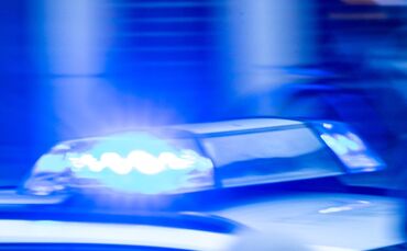 Die Polizei hat den Mann so schnell wie möglich von der Autobahn geholt. (Symbolbild)