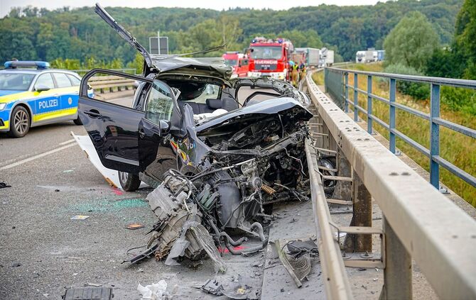 Tödlicher Verkehrsunfall bei Neckartailfingen