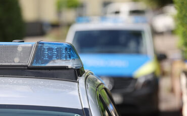 Mehrfach war die Polizei in Baach wegen eines rabaiten Bewohners (Symbolfoto).