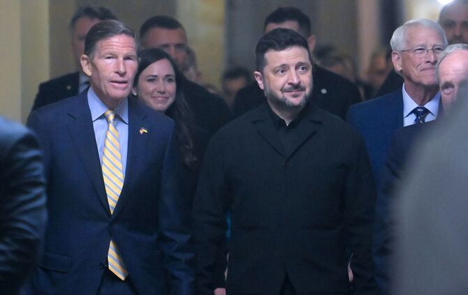 Ukrainischer Präsident Selenskyj mit Senatoren