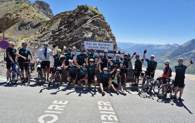 Am Gipfel: Die Welzheimer Radler in den französischen Alpen.