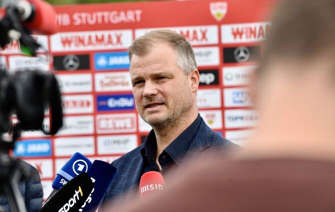 VfB-Sportvorstand Fabian Wohlgemuth hat in den Verhandlungen mit dem VfL Wolfsburg wohl einen Durchbruch erzielt.