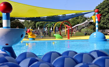 Seit Anfang August können Kinder wieder im Freibad Waiblingen im neuen Planschbecken planschen.