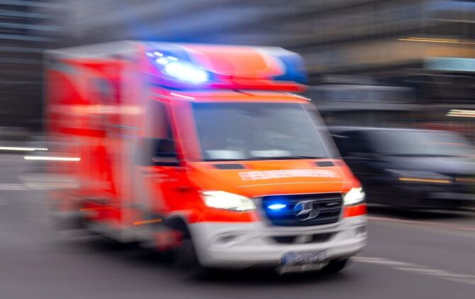 Alle Verletzten wurden in Krankenhäuser gebracht. (Symbolbild)